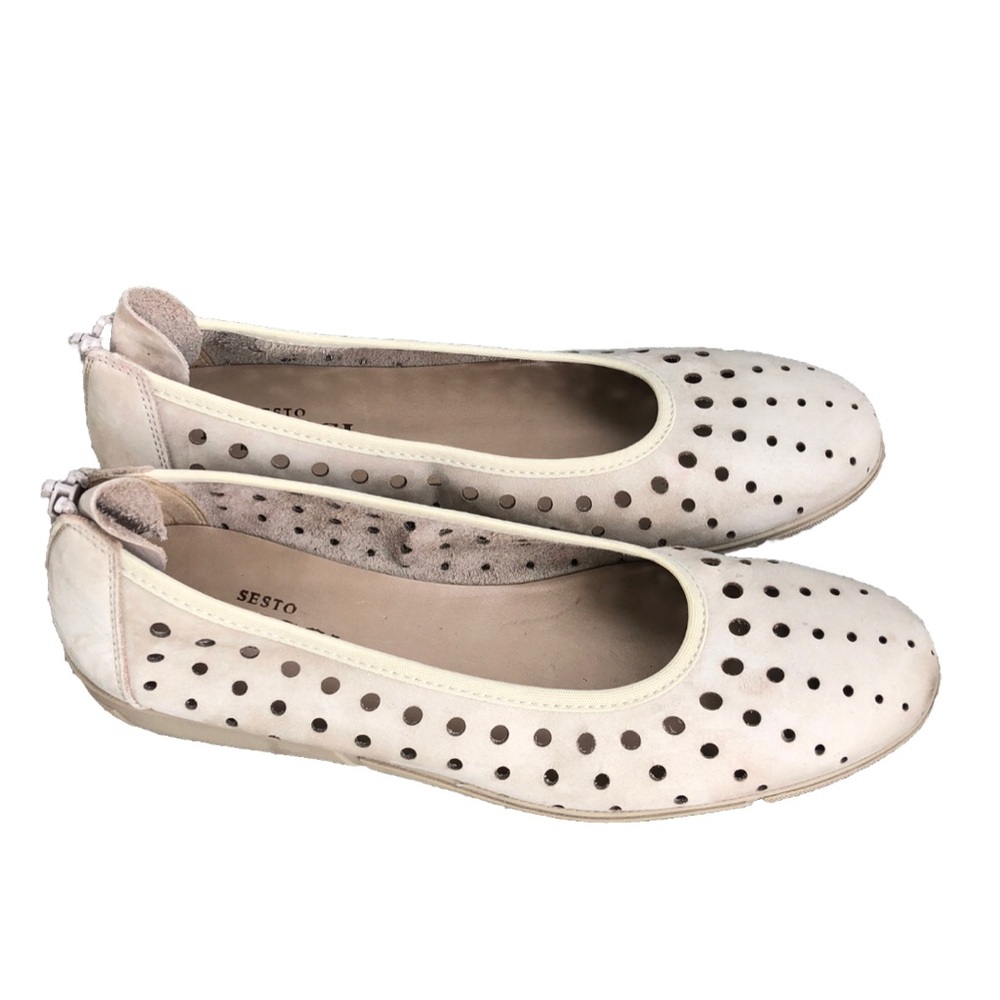 Sesto Meucci Beige Perforated Leather Slip Ons. Size 7.5